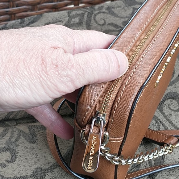 Michael Kors Crossbody Leather Bag - Picture 3 of 11